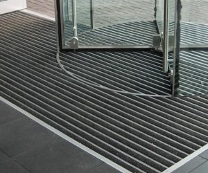 Aluminum entrance flooring mat